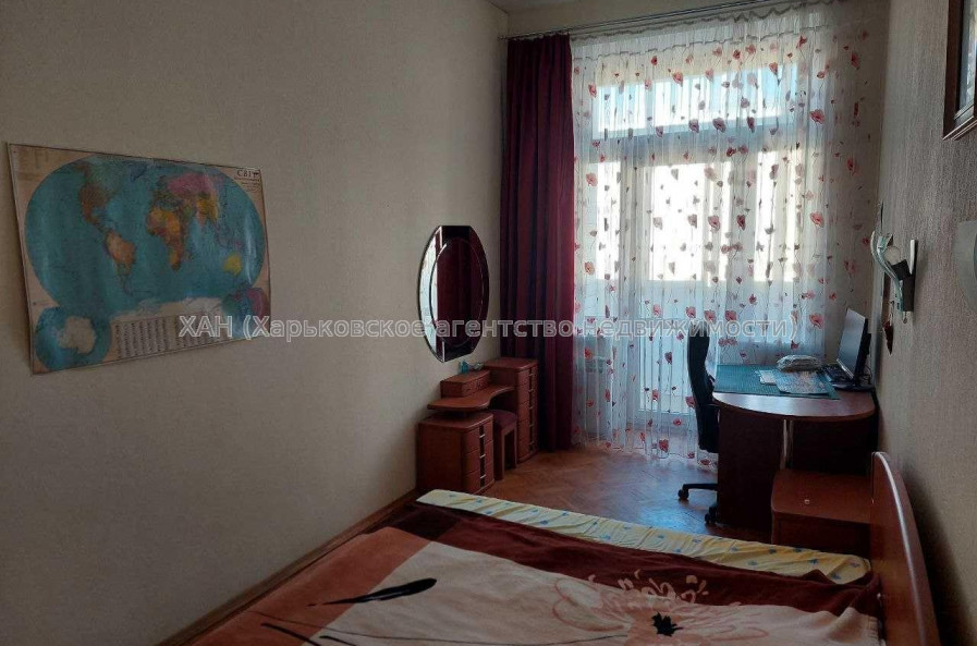 Продам квартиру, Куликовский спуск , 4  ком., 112.70 м², капитальный ремонт 