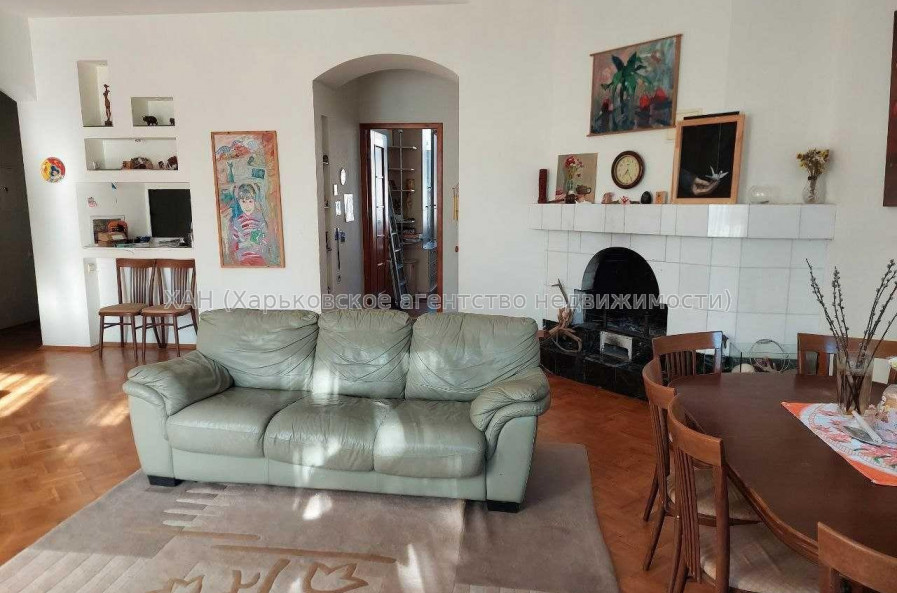 Продам квартиру, Куликовский спуск , 4  ком., 112.70 м², капитальный ремонт 