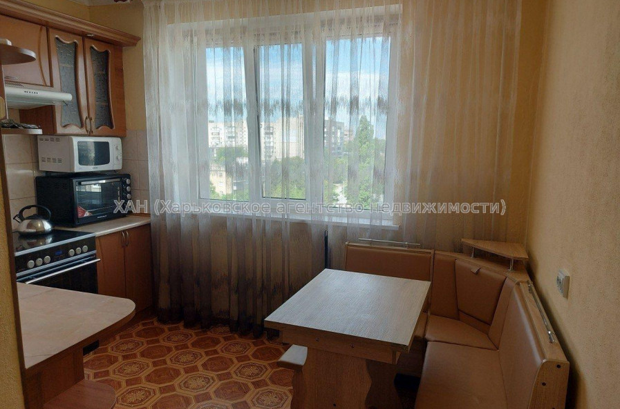 Продам квартиру, Деревянко ул. , 2  ком., 52 м², капитальный ремонт 