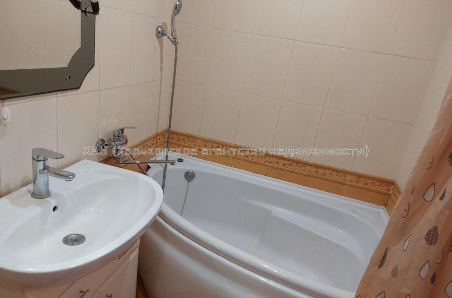 Продам квартиру, Деревянко ул. , 2  ком., 52 м², капитальный ремонт 