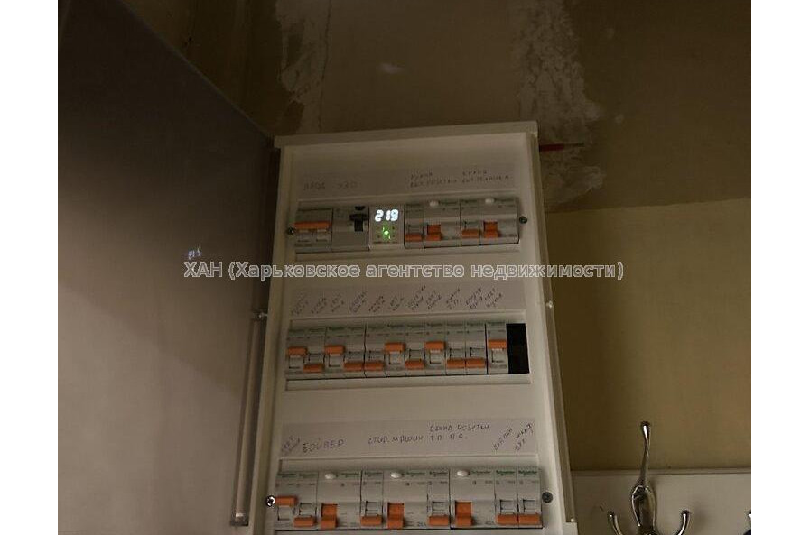 Продам квартиру, Бучмы ул. , 2 кім., 46.50 м², частичный ремонт 
