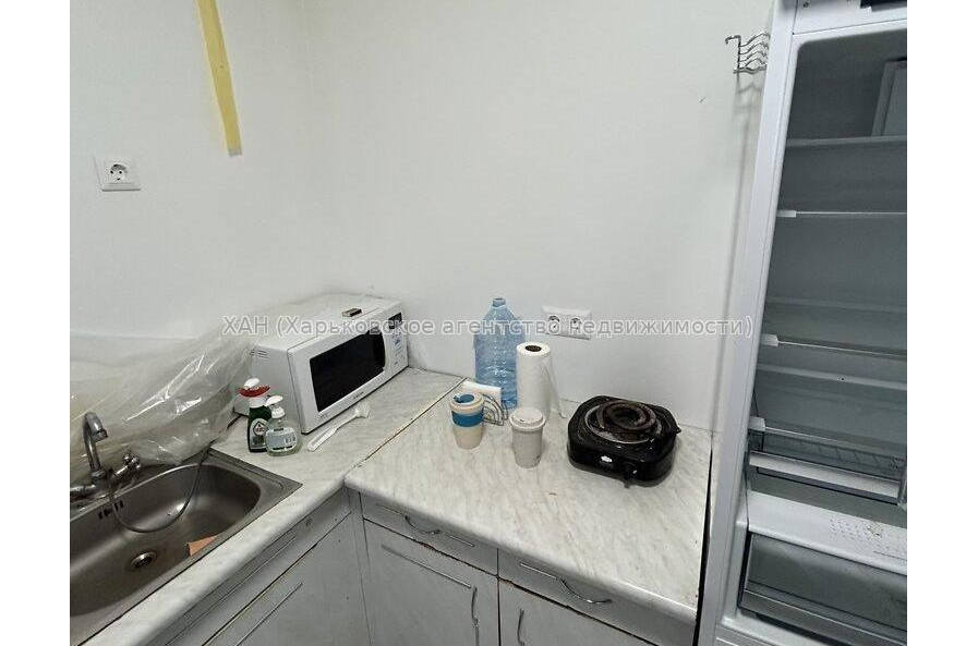 Продам квартиру, Бучмы ул. , 2 кім., 46.50 м², частичный ремонт 