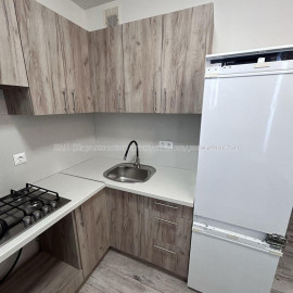 Продам квартиру, Бучмы ул. , 2 кім., 46.50 м², частичный ремонт