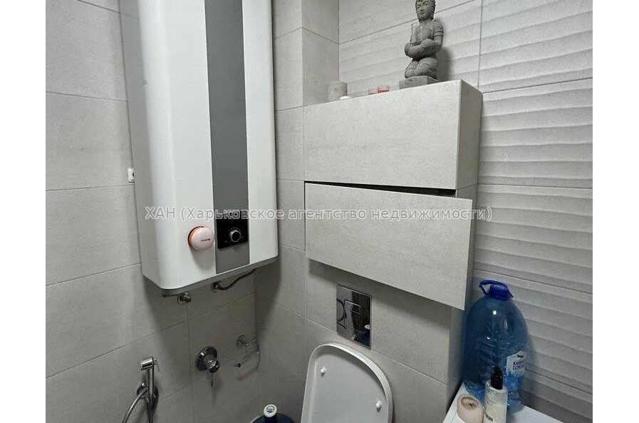 Продам квартиру, Бучмы ул. , 2 кім., 46.50 м², частичный ремонт 