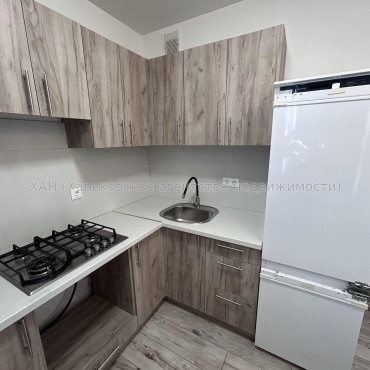 Продам квартиру, Бучмы ул. , 2 кім., 46.50 м², частичный ремонт 