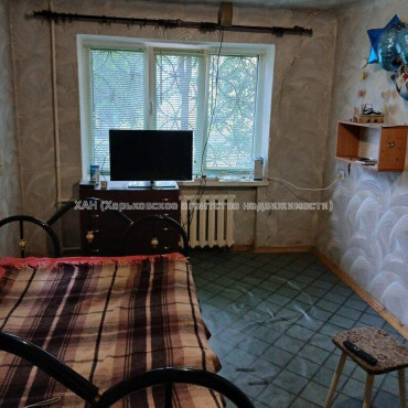 Продам квартиру, Харьковских Дивизий ул. , 2 кім., 49 м², косметический ремонт 
