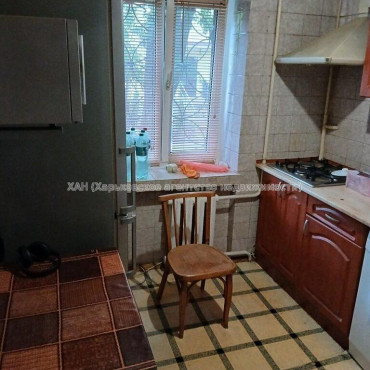 Продам квартиру, Харьковских Дивизий ул. , 2 кім., 49 м², косметический ремонт 