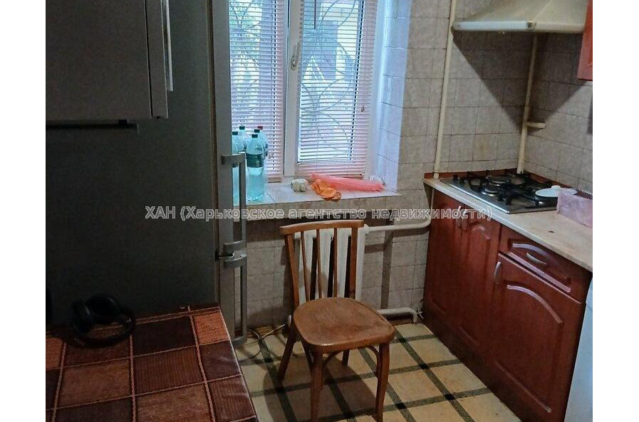 Продам квартиру, Харьковских Дивизий ул. , 2 кім., 49 м², косметический ремонт 