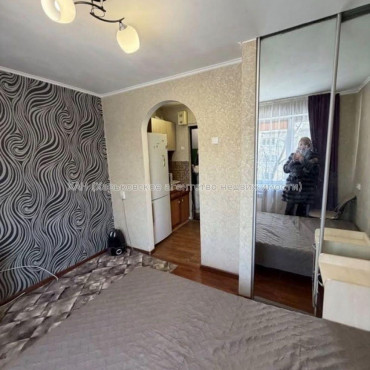 Продам квартиру, Стадионный проезд , 1  ком., 14.60 м², капитальный ремонт 