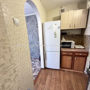 Продам квартиру, Стадионный проезд , 1 кім., 14.60 м², капитальный ремонт 