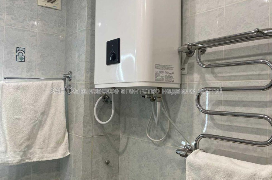 Продам квартиру, Солнечная ул. , 3 кім., 62.30 м², косметический ремонт 