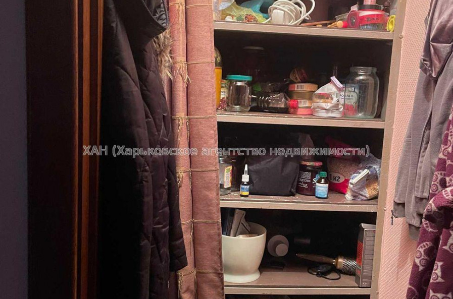 Продам квартиру, Солнечная ул. , 3 кім., 62.30 м², косметический ремонт 