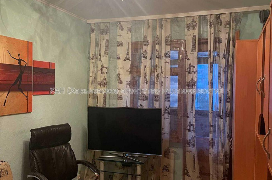 Продам квартиру, Солнечная ул. , 3 кім., 62.30 м², косметический ремонт 