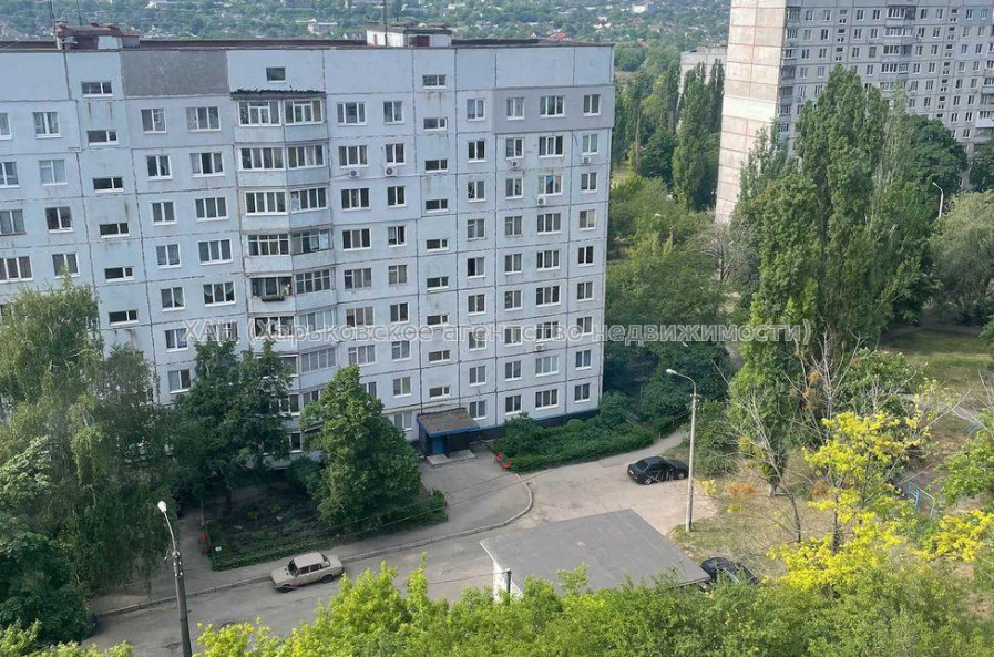 Продам квартиру, Солнечная ул. , 3 кім., 62.30 м², косметический ремонт 