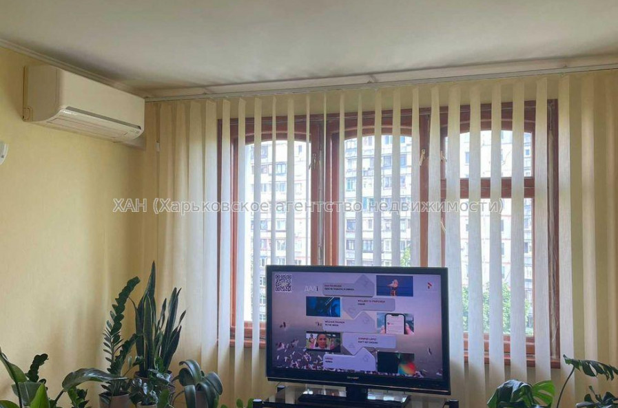 Продам квартиру, Солнечная ул. , 3 кім., 62.30 м², косметический ремонт 