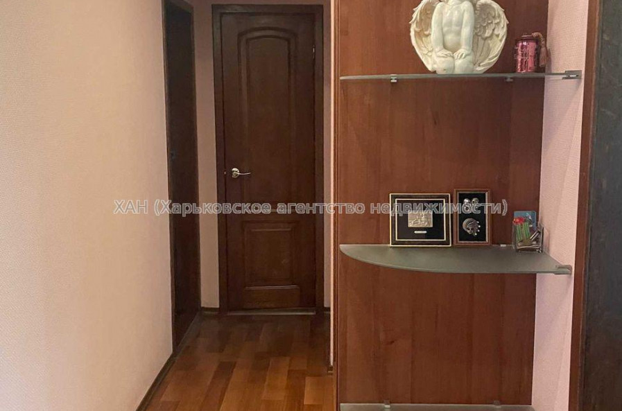 Продам квартиру, Солнечная ул. , 3 кім., 62.30 м², косметический ремонт 