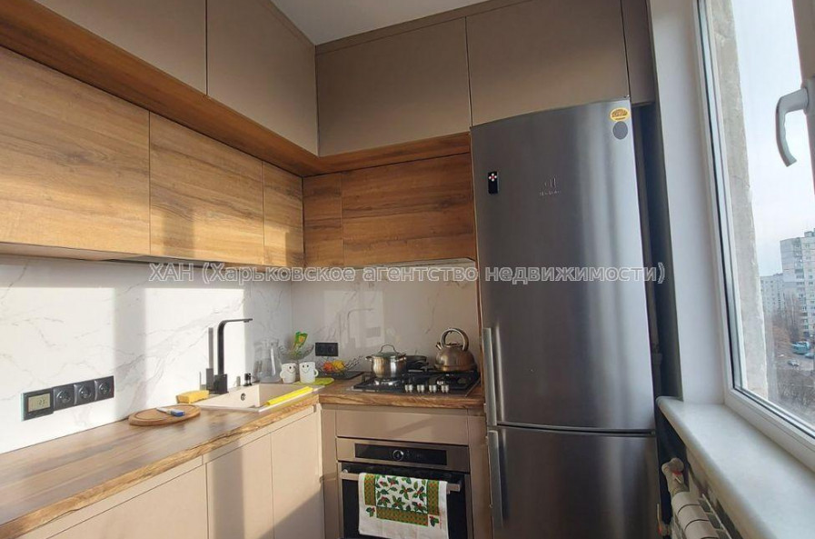 Продам квартиру, Амосова ул. , 4  ком., 70 м², капитальный ремонт 