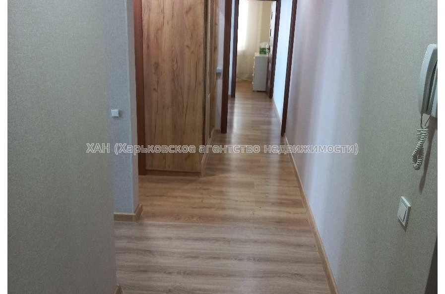 Продам квартиру, Амосова ул. , 4  ком., 70 м², капитальный ремонт 