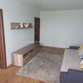 Продам квартиру, Амосова ул. , 4  ком., 70 м², капитальный ремонт