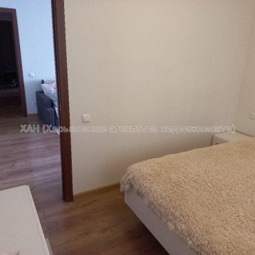 Продам квартиру, Амосова ул. , 4 кім., 70 м², капитальный ремонт 