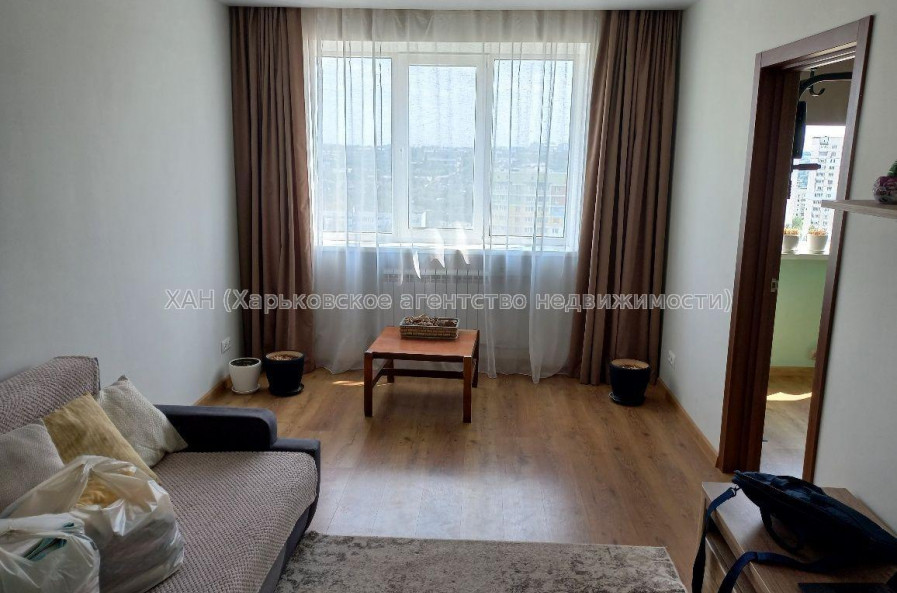 Продам квартиру, Амосова ул. , 4  ком., 70 м², капитальный ремонт 