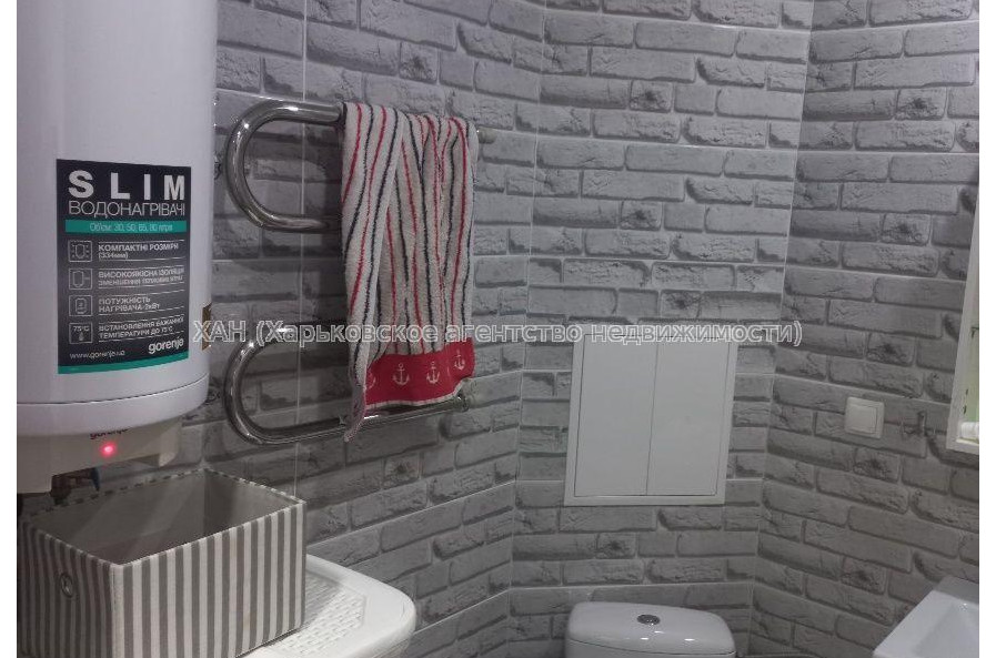 Продам квартиру, Амосова ул. , 4  ком., 70 м², капитальный ремонт 