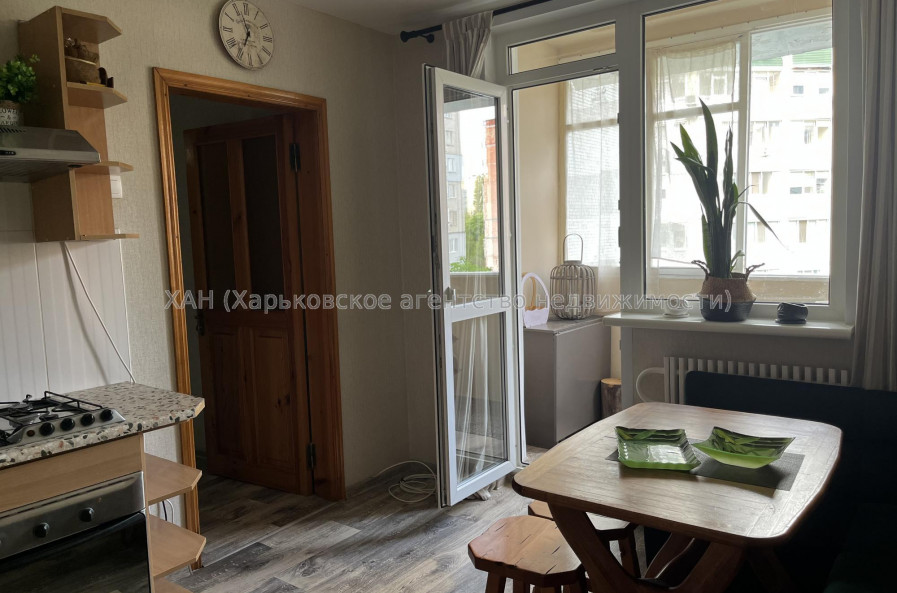 Продам квартиру, Юбилейный просп. , 61А , 3  ком., 67 м², капитальный ремонт 