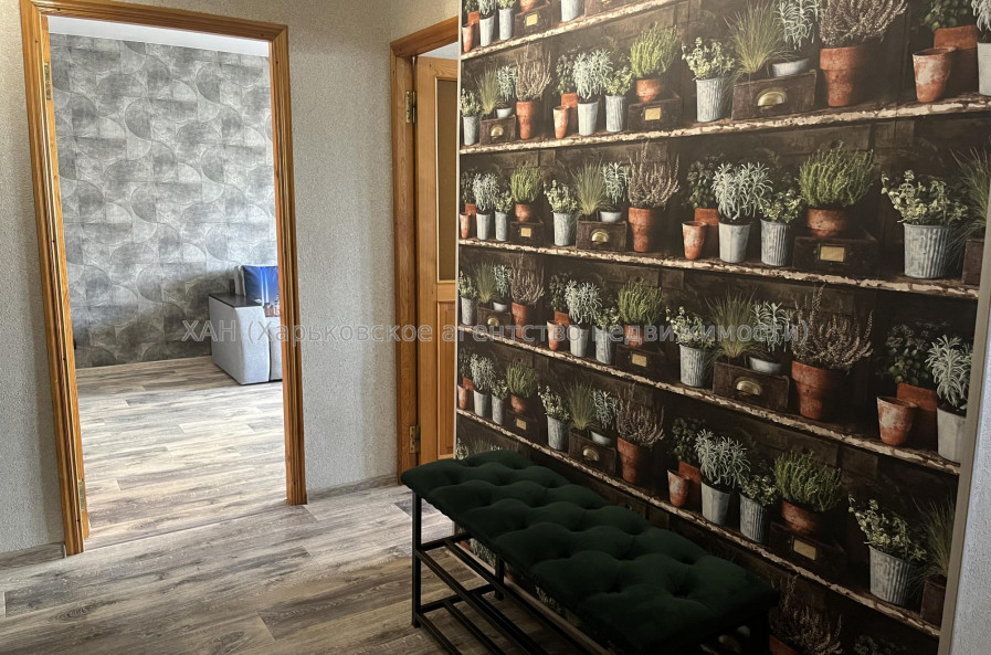 Продам квартиру, Юбилейный просп. , 61А , 3  ком., 67 м², капитальный ремонт 