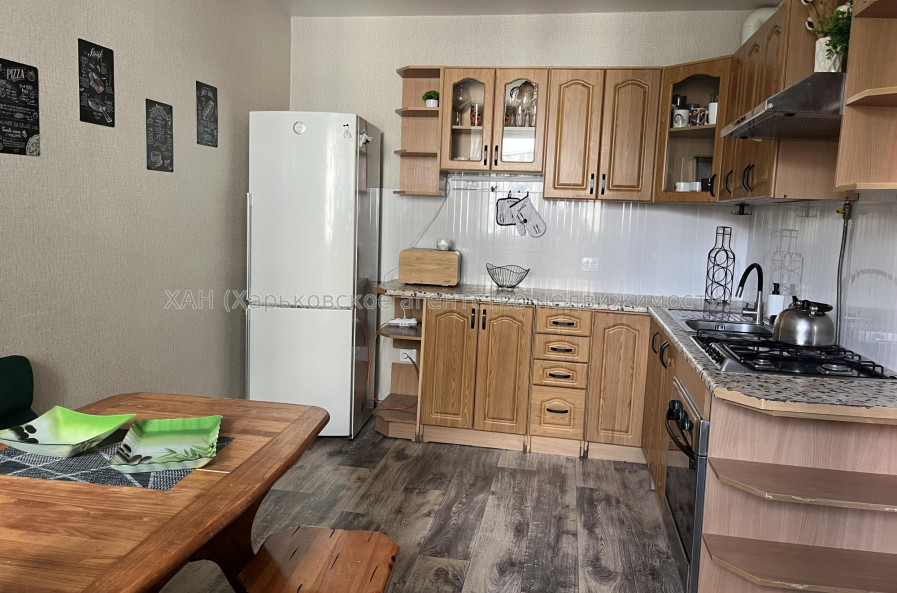 Продам квартиру, Юбилейный просп. , 61А , 3  ком., 67 м², капитальный ремонт 