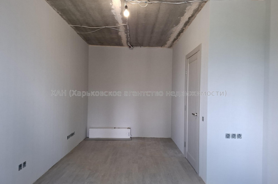 Продам квартиру, Домостроительная ул. , 11 , 1 кім., 36.70 м², частичный ремонт 