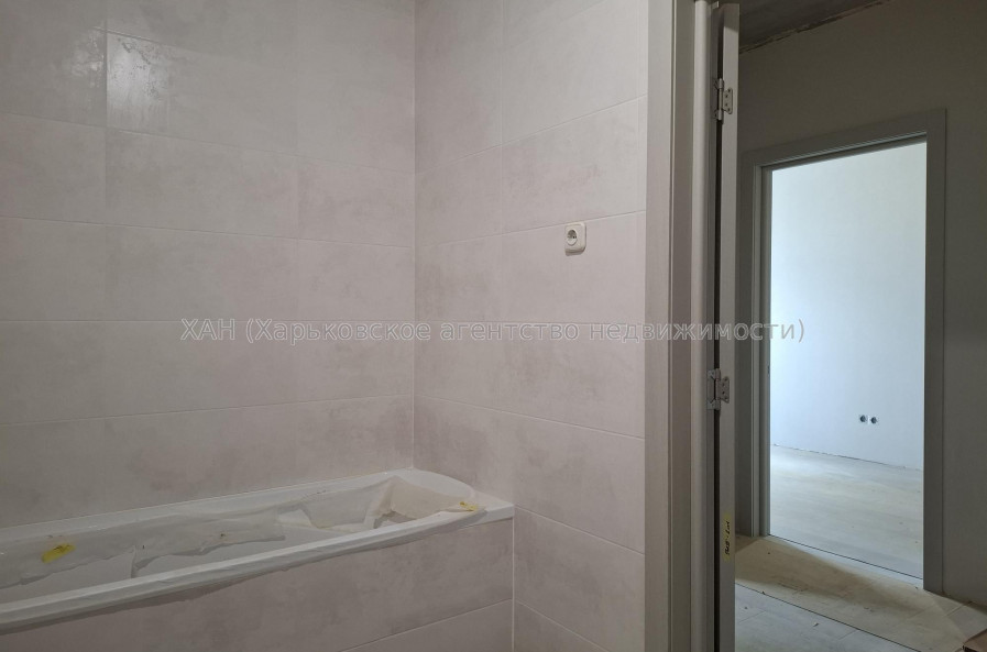 Продам квартиру, Домостроительная ул. , 11 , 1 кім., 36.70 м², частичный ремонт 