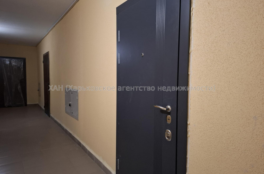 Продам квартиру, Домостроительная ул. , 11 , 1 кім., 36.70 м², частичный ремонт 