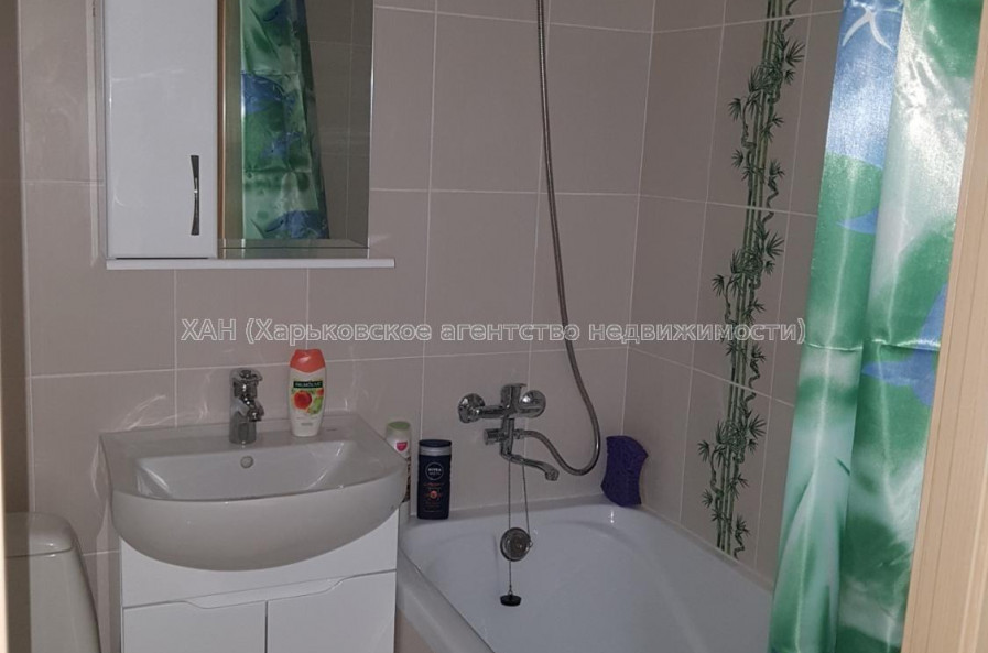 Сдам квартиру, Валентиновская ул. , 25В , 1  ком., 33 м², капитальный ремонт 