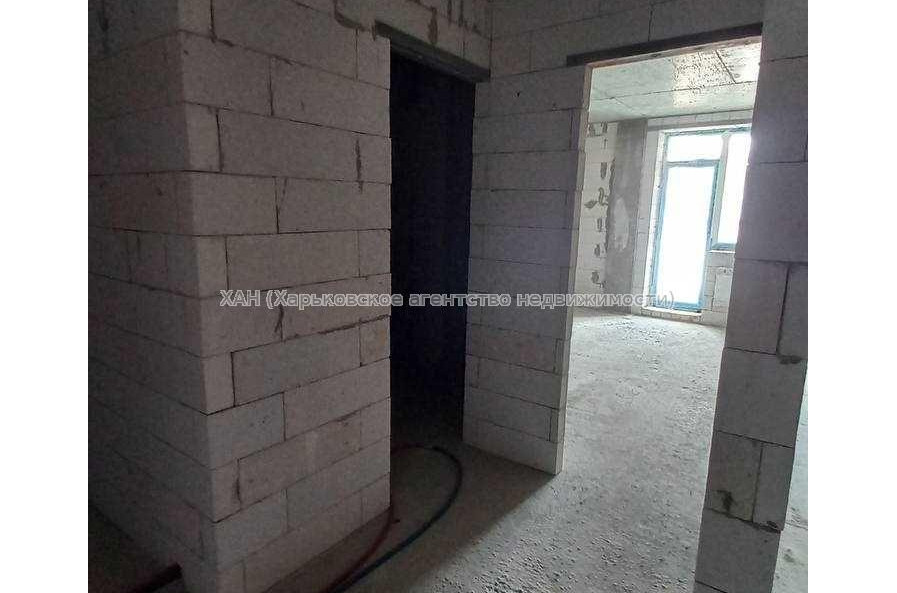 Продам квартиру, Братьев Гипиков ул. , 1 кім., 53 м², без внутренних работ 