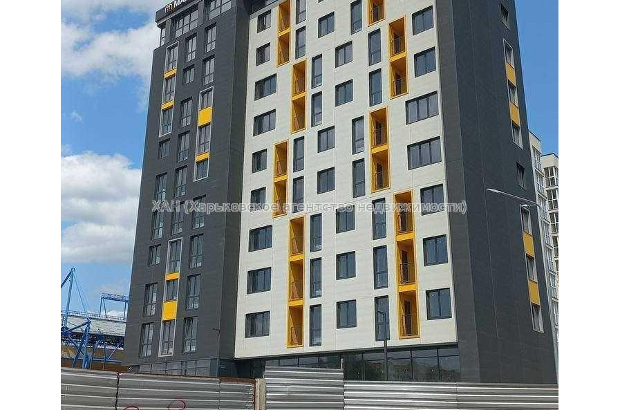Продам квартиру, Братьев Гипиков ул. , 1 кім., 53 м², без внутренних работ 