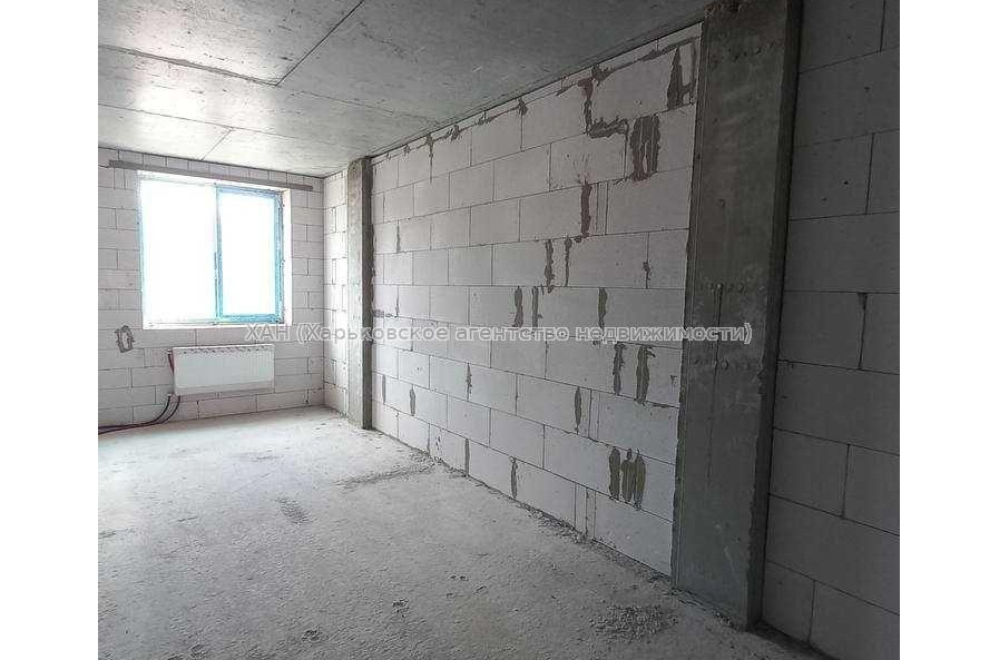 Продам квартиру, Братьев Гипиков ул. , 1 кім., 53 м², без внутренних работ 