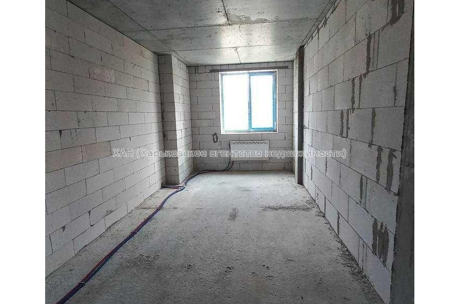 Продам квартиру, Братьев Гипиков ул. , 1 кім., 53 м², без внутренних работ 