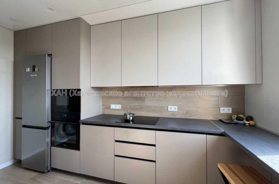 Продам квартиру, Профессорская ул. , 3 кім., 80 м², авторский дизайн 