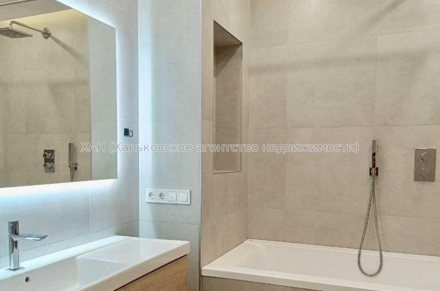 Продам квартиру, Профессорская ул. , 3 кім., 80 м², авторский дизайн 