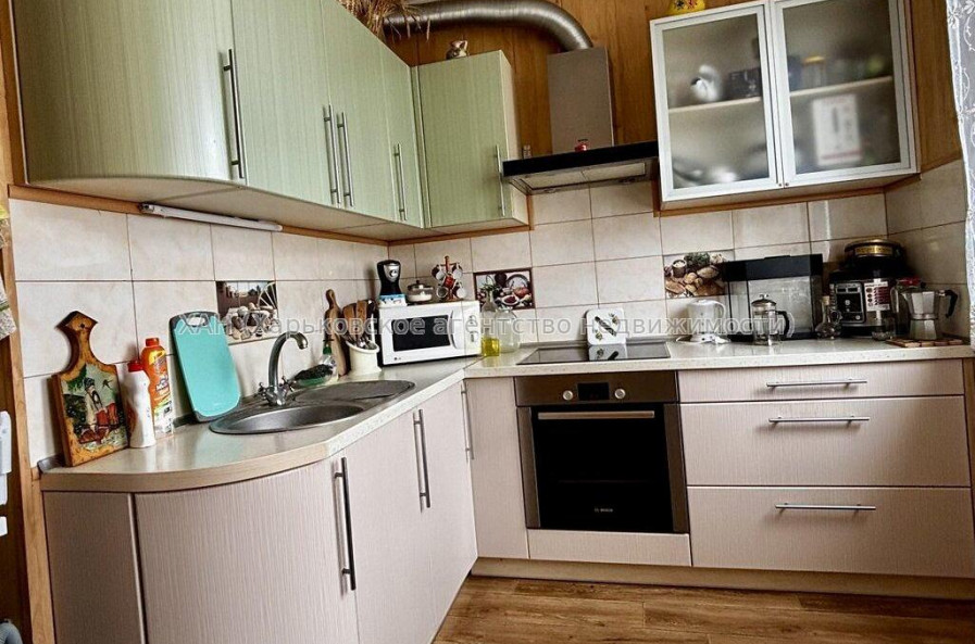 Продам квартиру, Гвардейцев Широнинцев ул. , 1 кім., 39.10 м², капитальный ремонт 