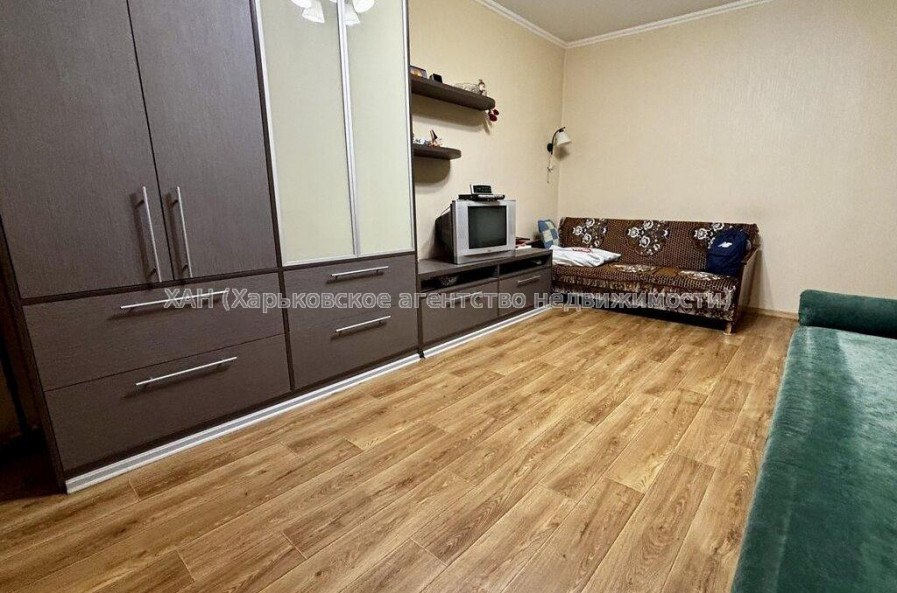 Продам квартиру, Гвардейцев Широнинцев ул. , 1 кім., 39.10 м², капитальный ремонт 