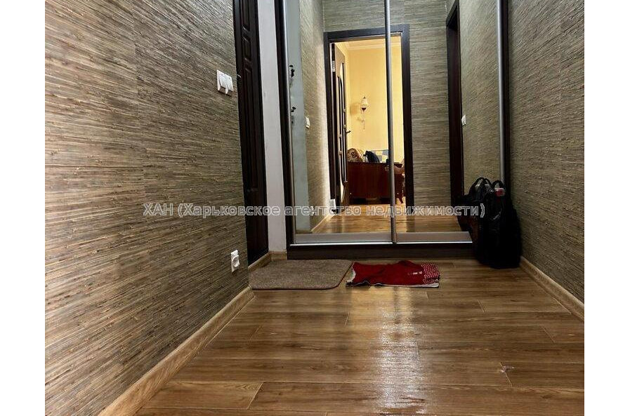 Продам квартиру, Гвардейцев Широнинцев ул. , 1 кім., 39.10 м², капитальный ремонт 