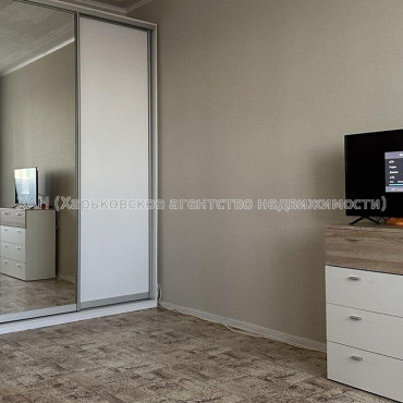 Продам квартиру, Болградская ул. , 1  ком., 38 м², капитальный ремонт 