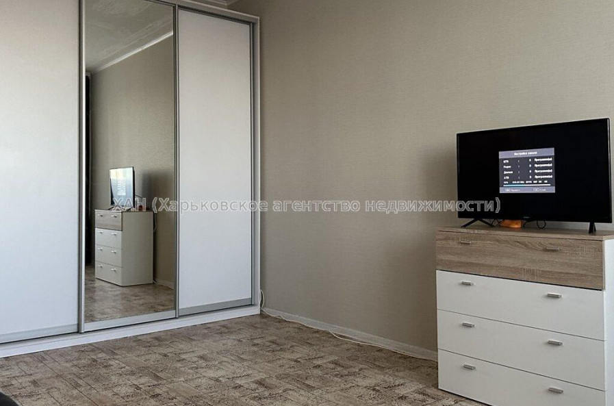 Продам квартиру, Болградская ул. , 1  ком., 38 м², капитальный ремонт 
