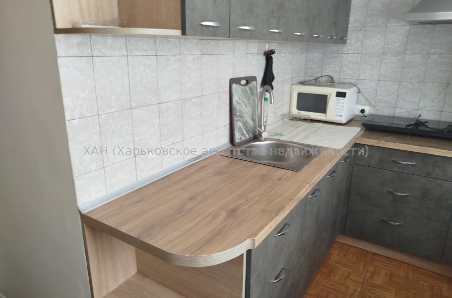 Продам квартиру, Болградская ул. , 1  ком., 38 м², капитальный ремонт 