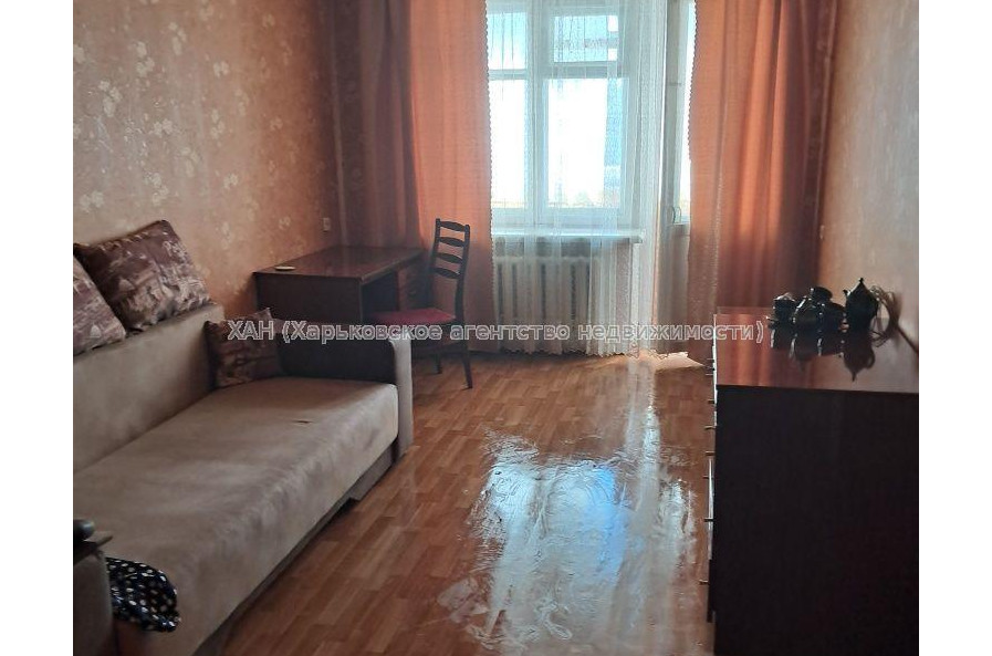 Продам квартиру, Павла Тычины ул. , 1  ком., 34 м², советский ремонт 