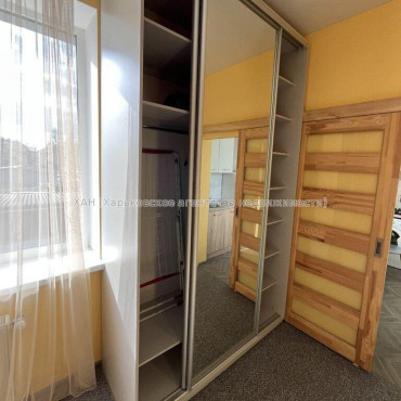 Продам квартиру, Петра Франко пер. , 1 кім., 30 м², капитальный ремонт 