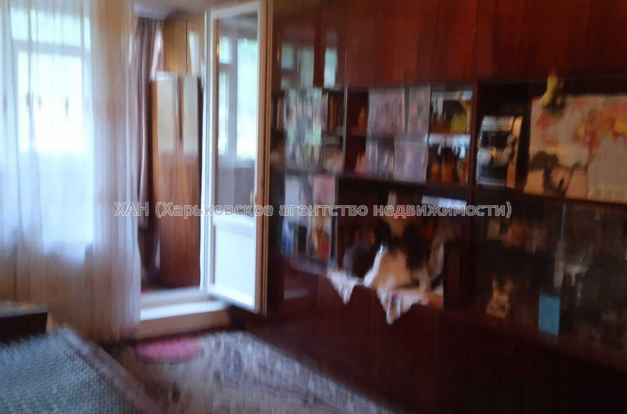 Продам квартиру, Бучмы ул. , 2  ком., 45 м², косметический ремонт 
