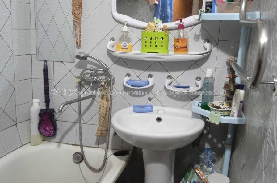 Продам квартиру, Бучмы ул. , 2  ком., 45 м², косметический ремонт 