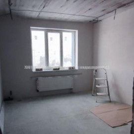 Продам квартиру, Победы просп. , 2  ком., 67 м², без отделочных работ